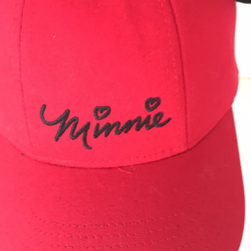 Minnie Mouse Disney cap NWOT